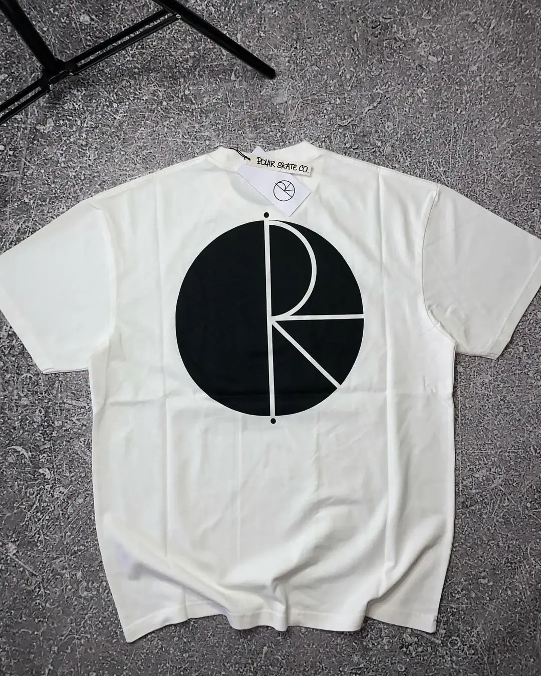 【ストリート好き必見】Polar Skate Co Back Logo White T-shirt Polar-Skate-Co-SP25-Tee-Social