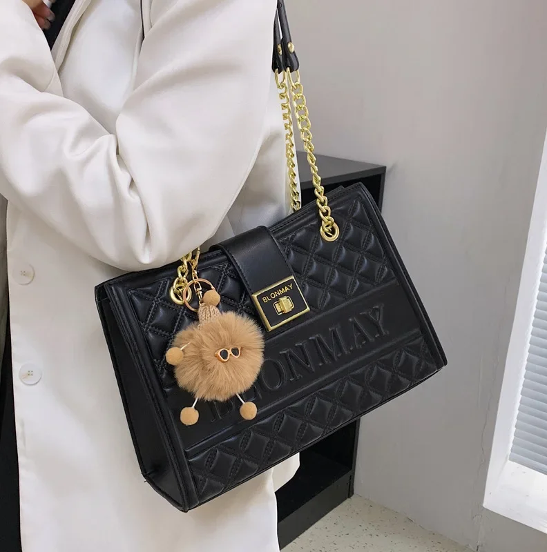 Winter Diamond Check 2024 New Fashion Shoulder Female Large Capacity Totes Students Class Commuter Bag