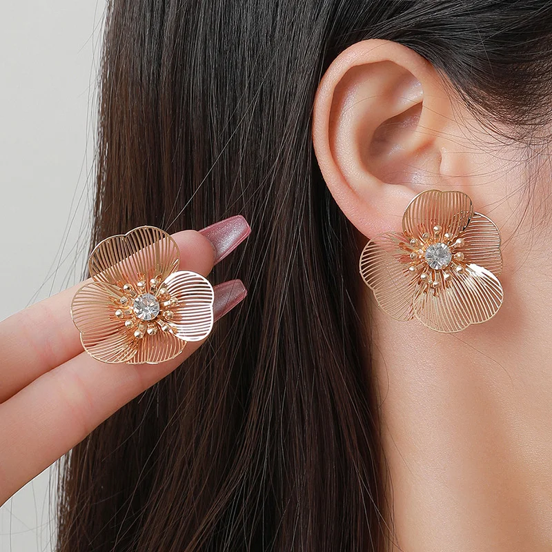 Fashion Hollow Silver Color Metal Earrings Women Large Exaggerated Flower Stud Earrings Jewelry Dropshipping