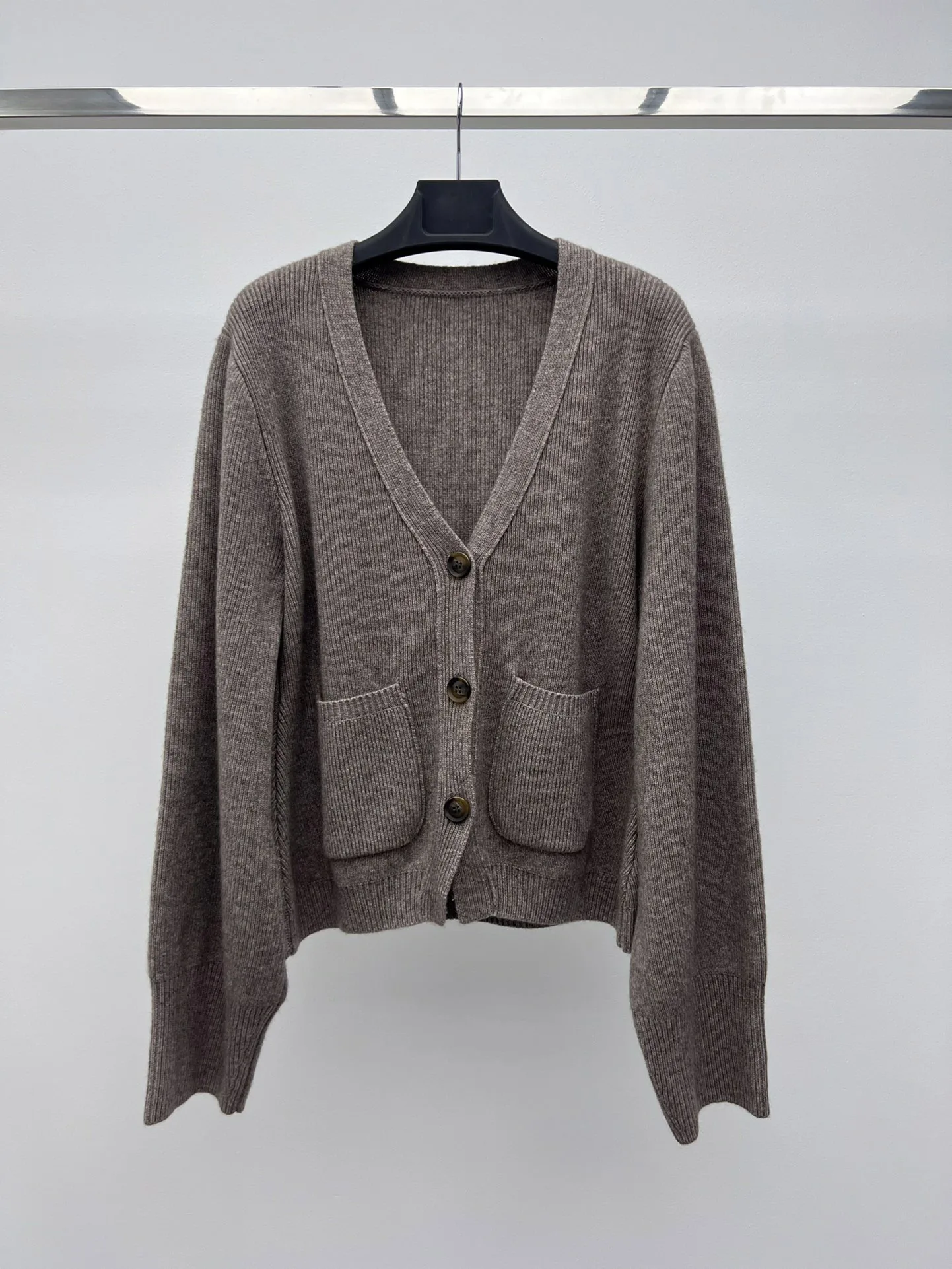 

2023 Women's Clothing Fashion classic large v-neck single-breasted waisted wool sweater Autumn Winter New