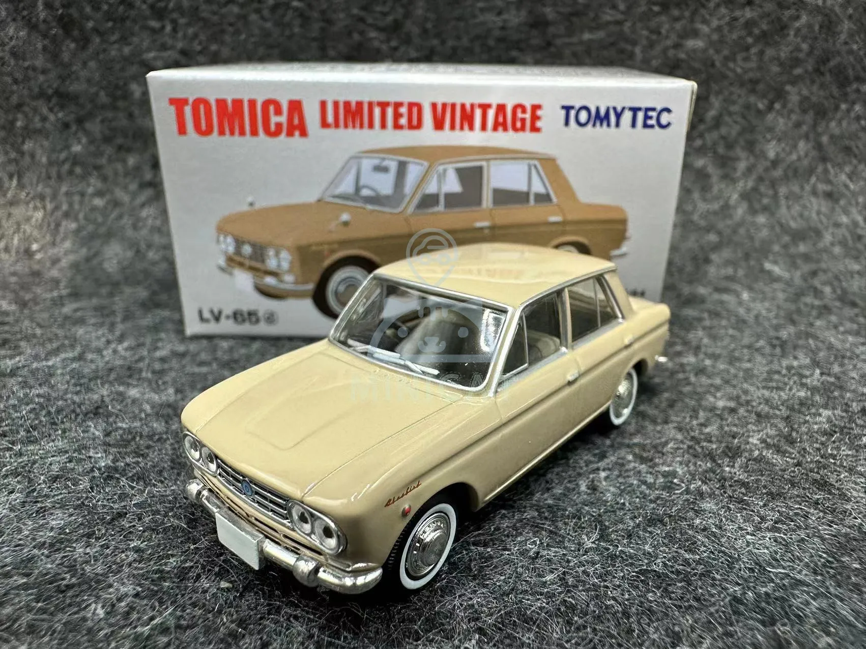 TAKARA TOMY TOMICA Datsun Bluebird 샴페인 화이트 합금 압축 미니어처 모델, 성인 장식, 1:64 TLV LV-65d/205a
