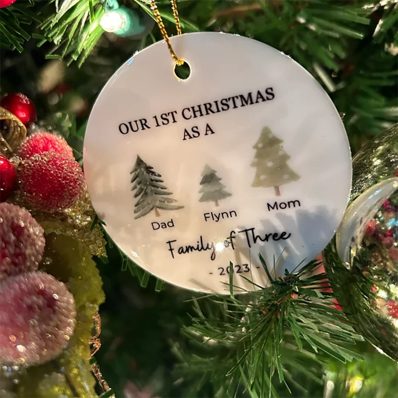 Personalisierte erste Weihnachtsdekoration für Babys, dreiköpfige Familie, Weihnachtsschmuck 2024, Weihnachtszubehör, Vintage-Weihnachtsmann-Geschenk – Detail 5