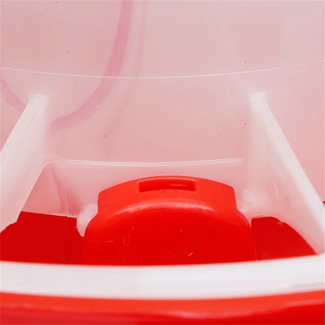 닭에게 필수적인 수분 공급을 위한 믿을 수 있는 솔루션