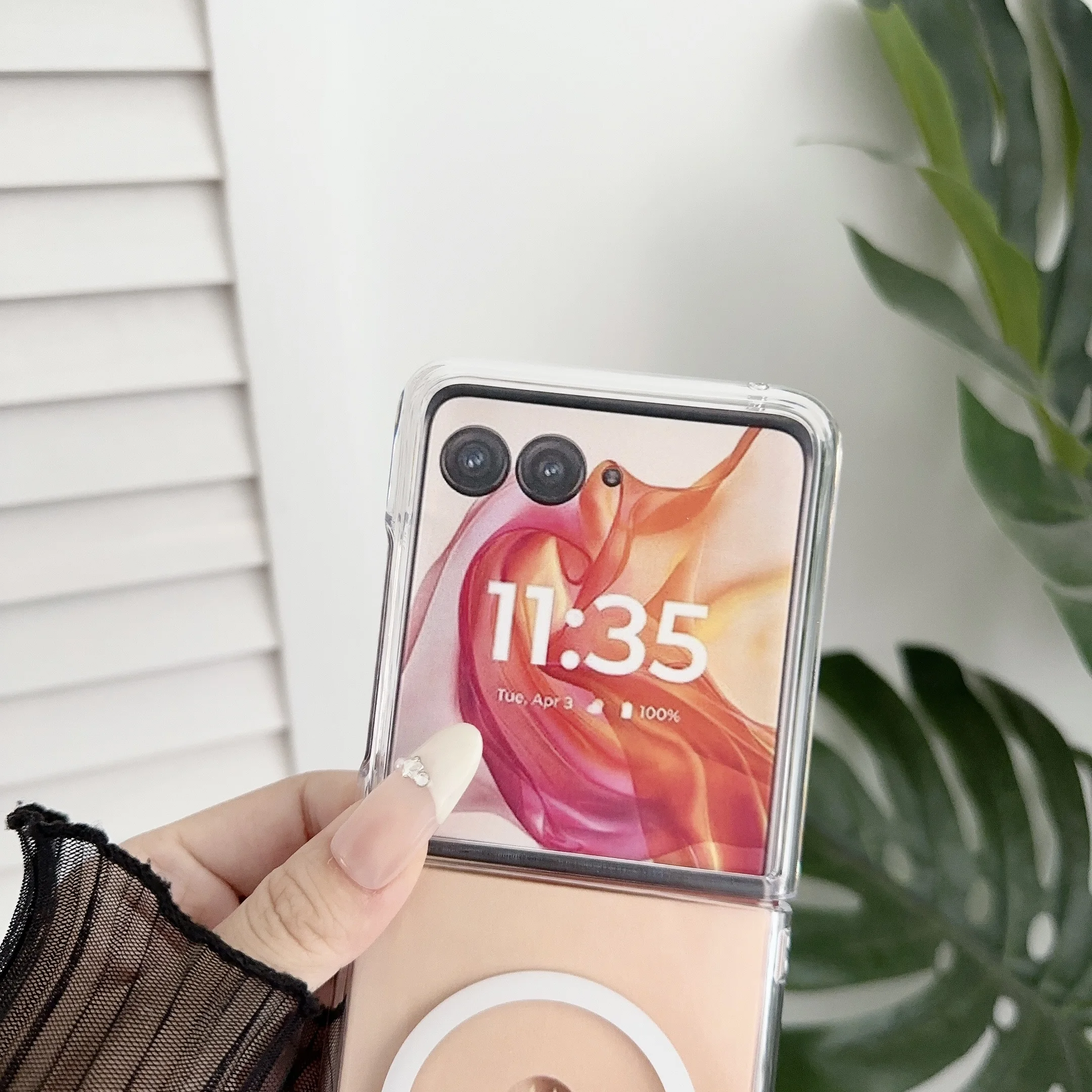 Transparent Shockproof Magnetic Hard Cover with Wireless Charging