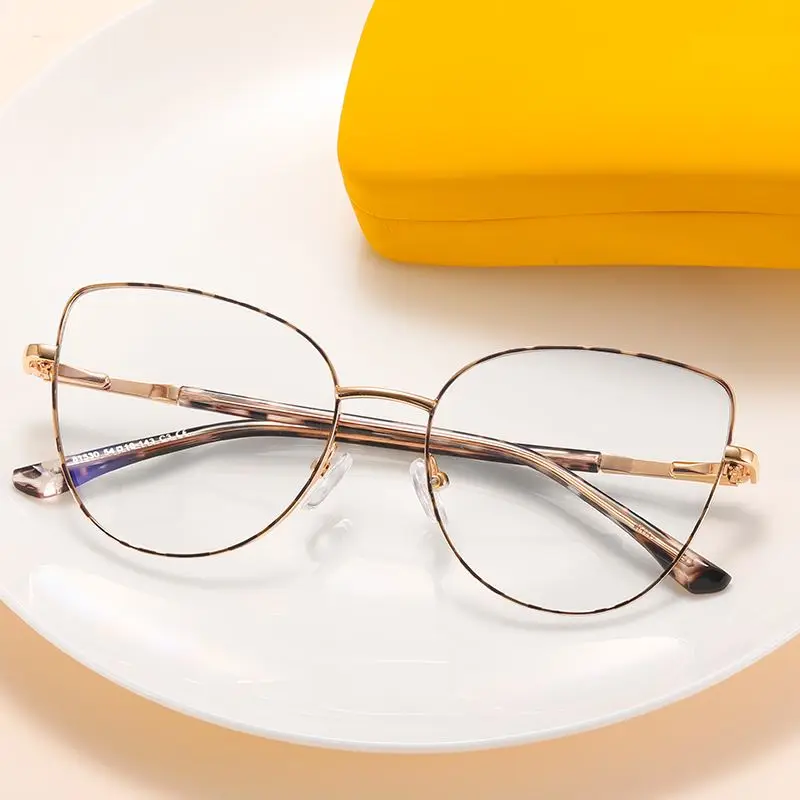 New Fashion Vintage Metal Eyeglasses For Nearsightedness Anti Blue Light Myopia Eyewear Elegant Purple Cat Eye Glasses Frame 3