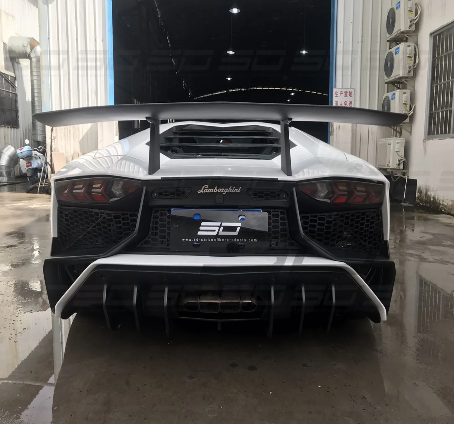 

Sv Style Half Dry Carbon Fiber Full Body kit Rear bumper For Lambor Aventador Lp700