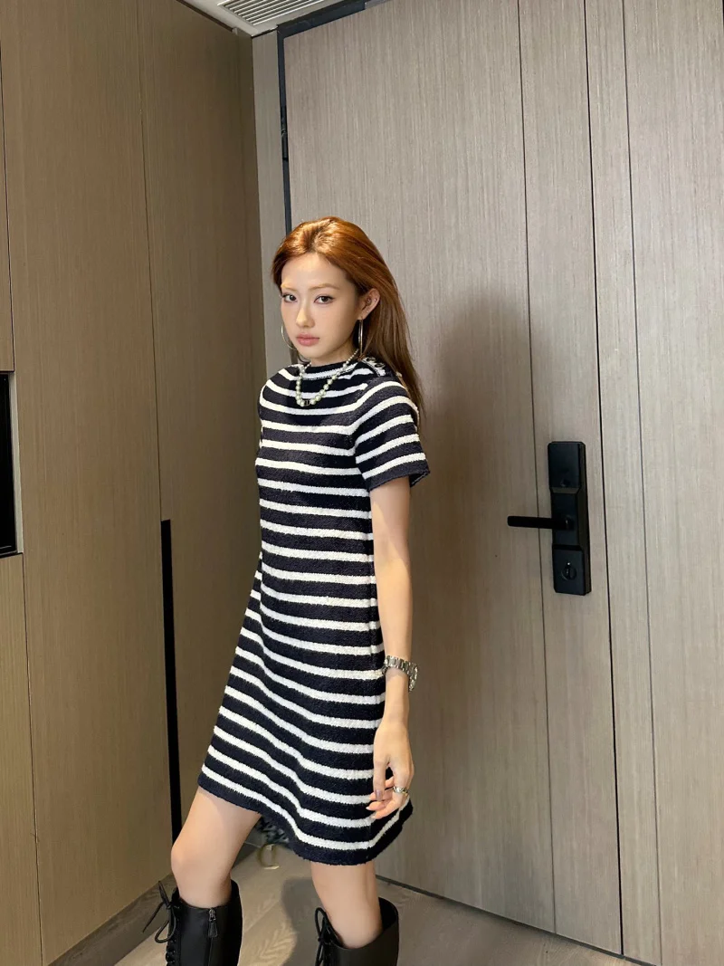 

Academy style fashion, casual trend, versatile daily commuting, age reducing, slimming round neck striped dress