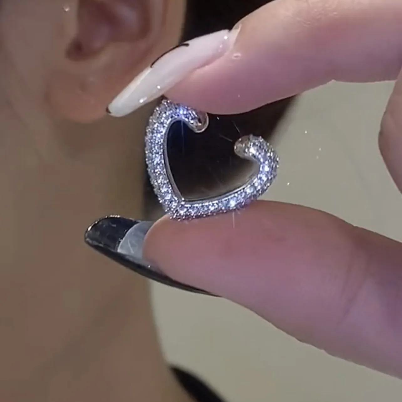 1pc Fake Piercing Heart Clip Earrings Female Delicate Zircon Buckle Ear Cuff Cartilage Ear for Women Fashion Jewelry KDE135 ear clip earrings clip earrings ear clip