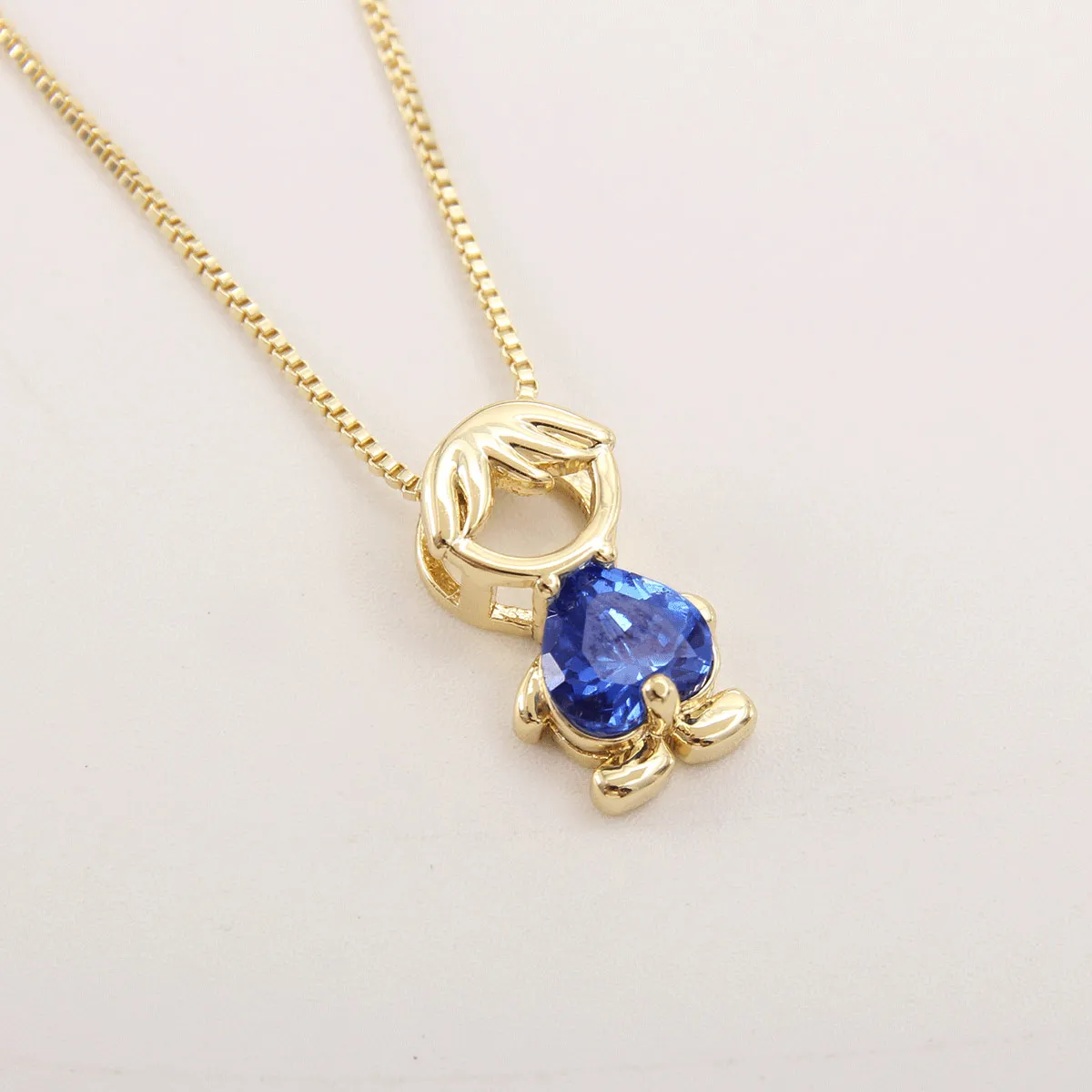 MHS.SUN Modische Charm-Halsketten für Jungen und Mädchen, vergoldet, mit kubischem Zirkon, hohler Anhänger, Schlüsselbeinkette, Familienschmuck für Frauen