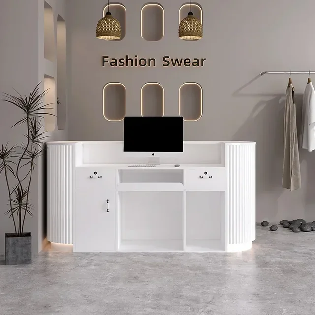 최적의 사무실 환경을 위한 세련된 접대 데스크