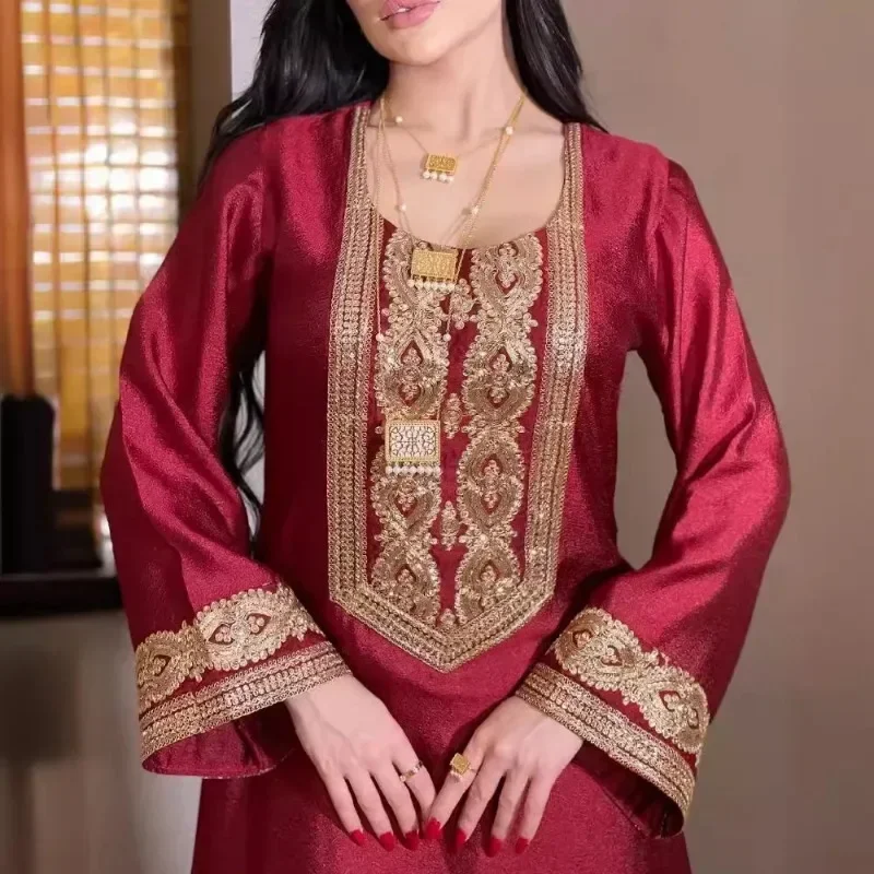 جلابية ساتان بتطريز فاخر