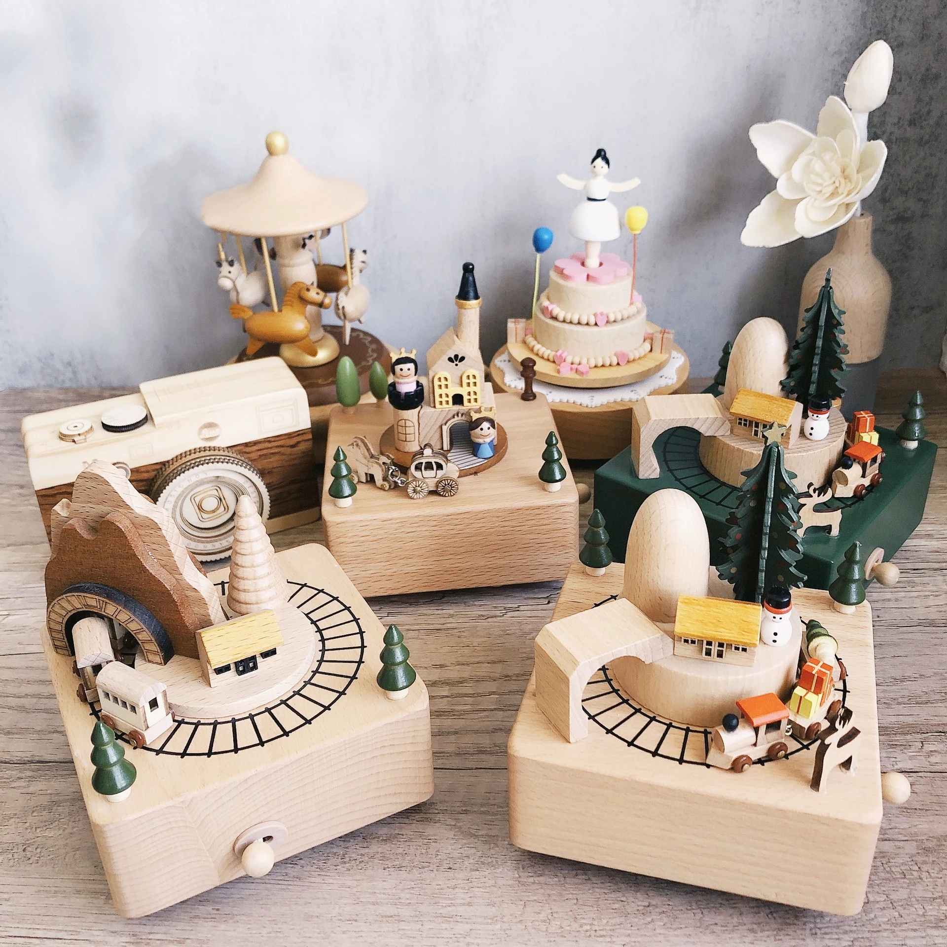 

New Handmade Wooden Music Box, Retro Rotating Music Box To Play Music Home Decoration, DIY Log Making Decoration Birthday Gift