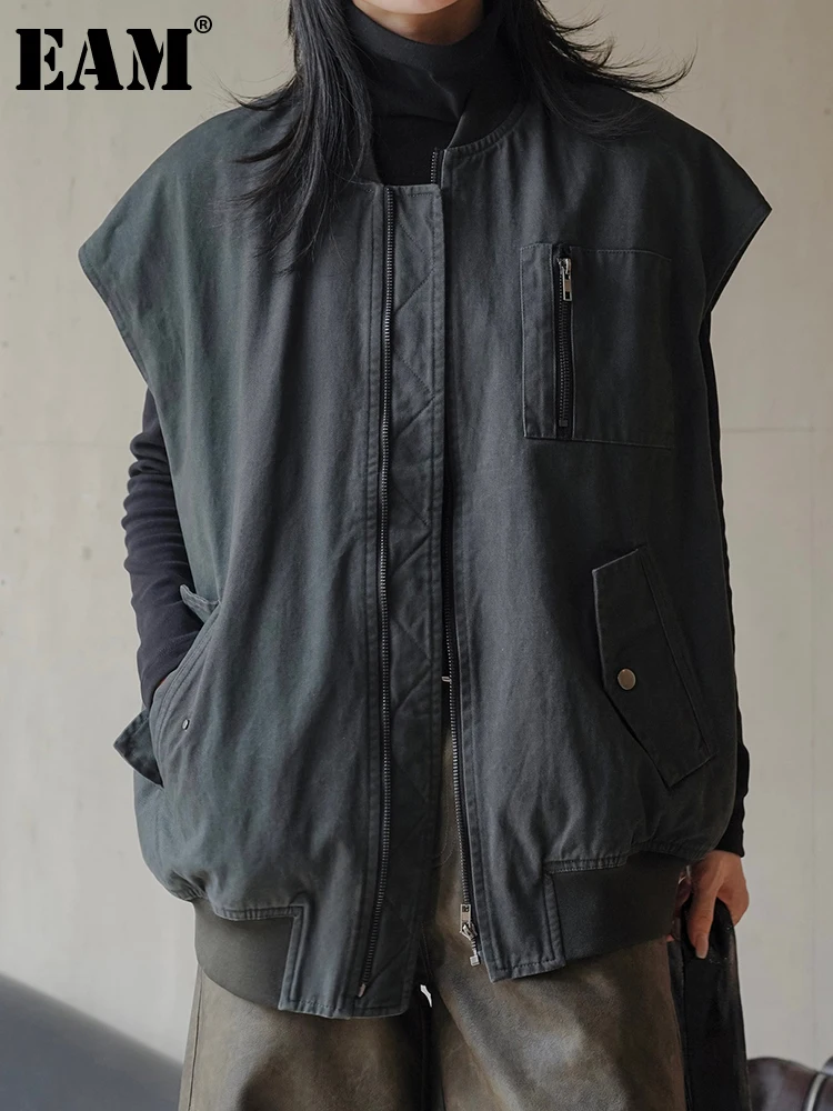 

[EAM] Women Loose Fit Dark Gray Denim Big Size Warm Vest New Stand Collar Sleeveless Fashion Tide Autumn Winter2024 1DH2148