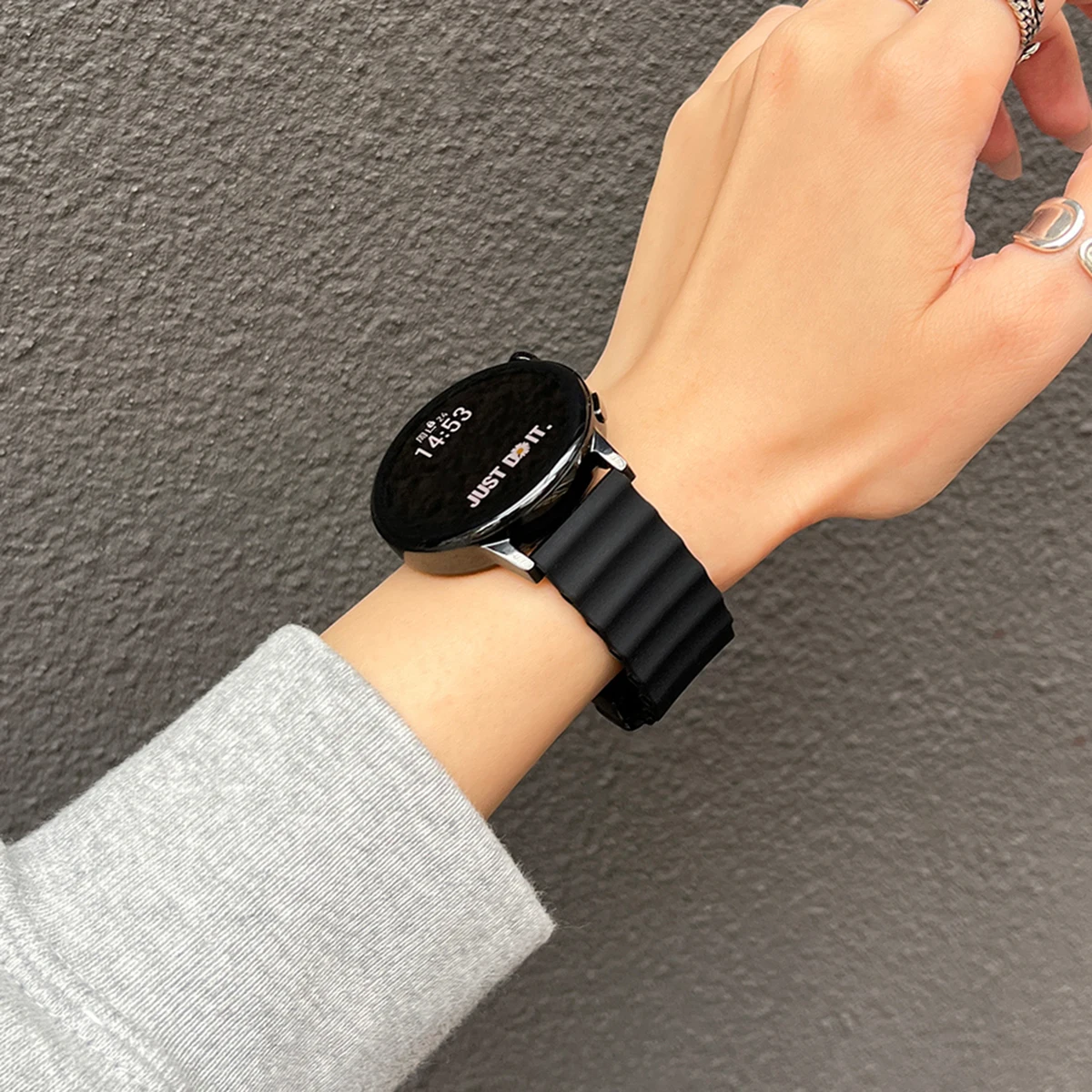 Ocean Silicone Adjustable Loop Strap – Durable and Stylish Watchband Accessory