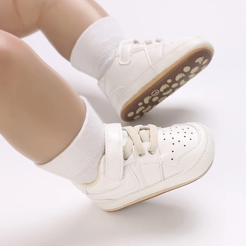 أحذية أطفال حديثي الولادة 0-18 متر للأولاد والبنات أحذية رياضية ملونة مطاطية من جلد البولي يوريثان متعددة الألوان أحذية رياضية كاجوال للمشاية الأولى