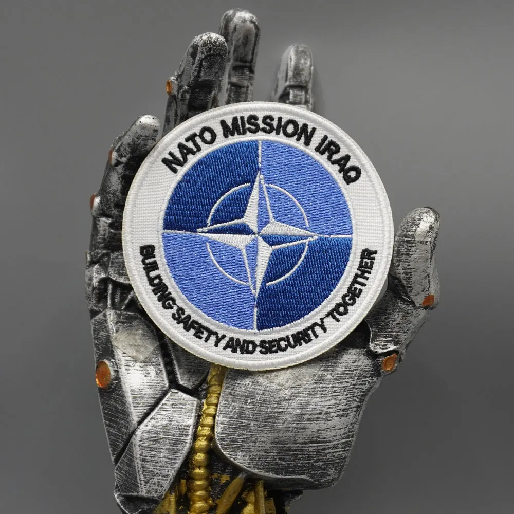 NATO Mission Irak (NMI), taktische Stickerei-Patches, exquisit und hochwertig, für Kleidung, Rückseite mit Haken oder zum Aufbügeln