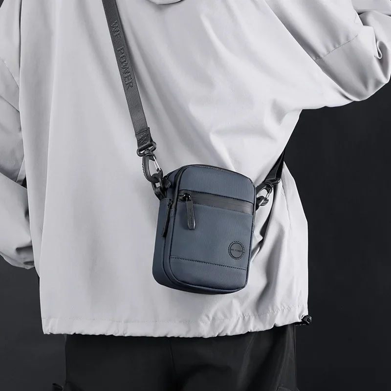 DMLuna Piccola borsa a tracolla da donna alla moda, leggera, per donne e uomini, mini marsupio con cinghia regolabile per corsa, allenamento, viaggi