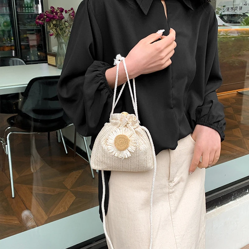 Rattan Woven Women Straw Bag Handbag Knit Flower Summer Beach Shoulder Messenger Bags Fashion Creative Bucket Purse