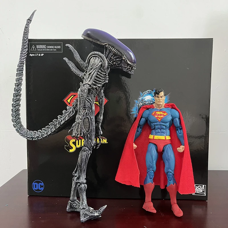 2 uds Anime Batman Superman VS Alien Xenomorph NYCC figura de acción NECA Supermen Batman figura juguetes de modelos coleccionables regalos