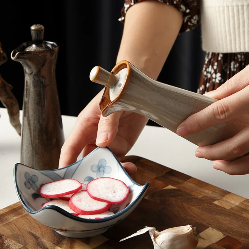 Ceramic Liquid Seasoning Porcelain Olive Oil Pot Soy Sauce Vinegar Bottle Seasoning Home Hotel Cooking Tools Storage Bottles