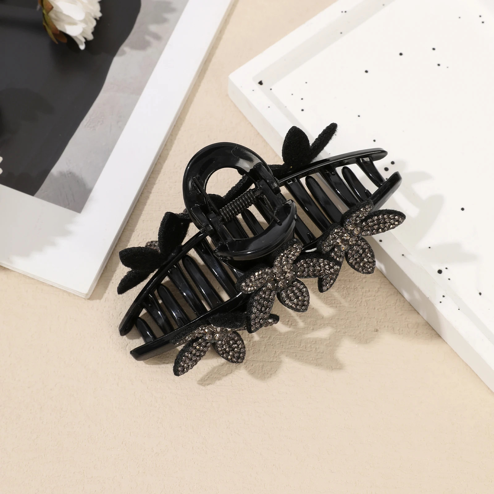 AWAYTR Women's Rhinestone Flower Hair Claw Luxury Super Sparkling Hair Clip Elegant Shark Claws Clip New Girls Headwear 3