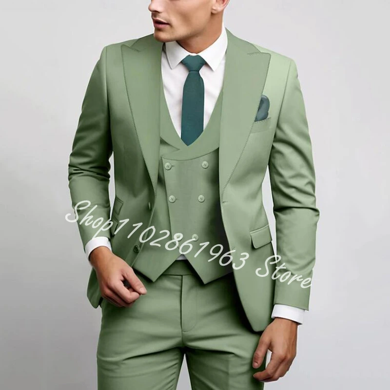 Рисунок 2 - Небесно-голубые мужские костюмы