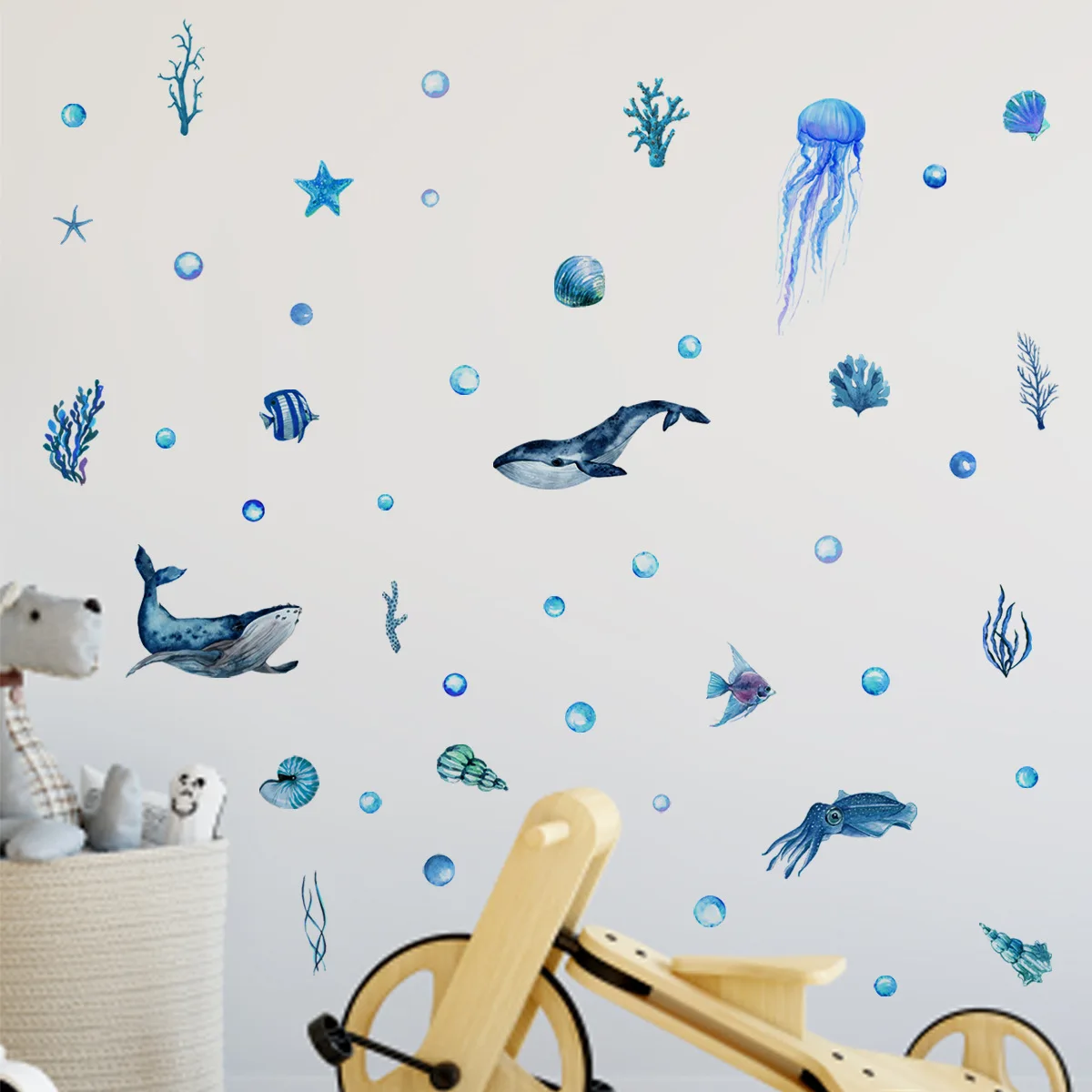 Ocean Creatures Glow in The Dark Wall Stickers Home Decor Luminous Wall Decals For Baby Kids Rooms Nursery Bedroom Home Decor