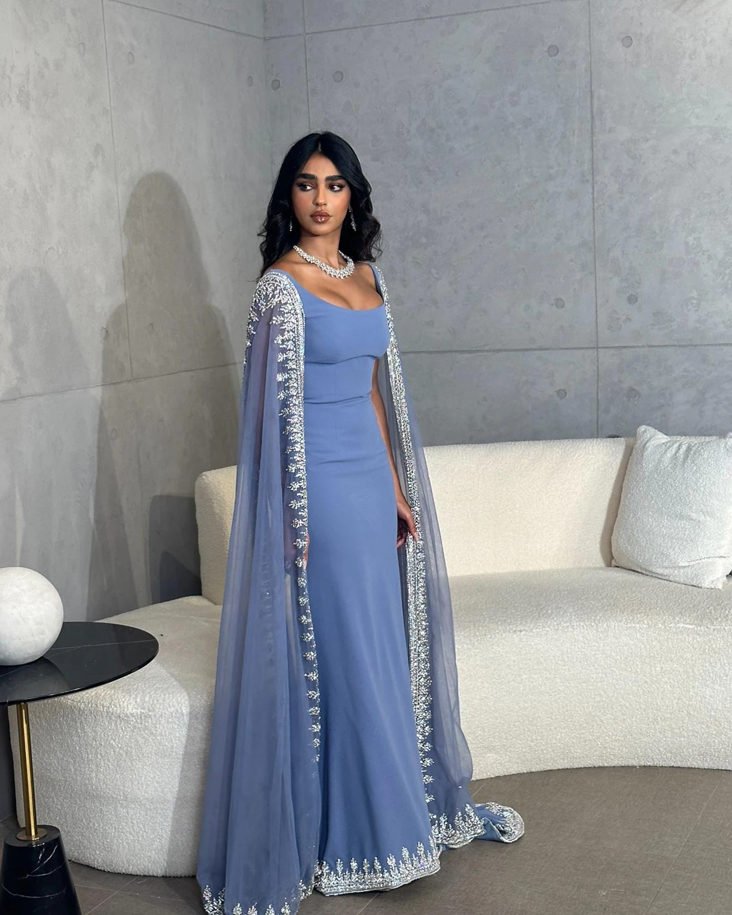 

Luxury Crystal Blue Mermaid Dubai Evening Dresses with Cape Sleeves Elegant Arabic Women Wedding Party Gowns SZ445