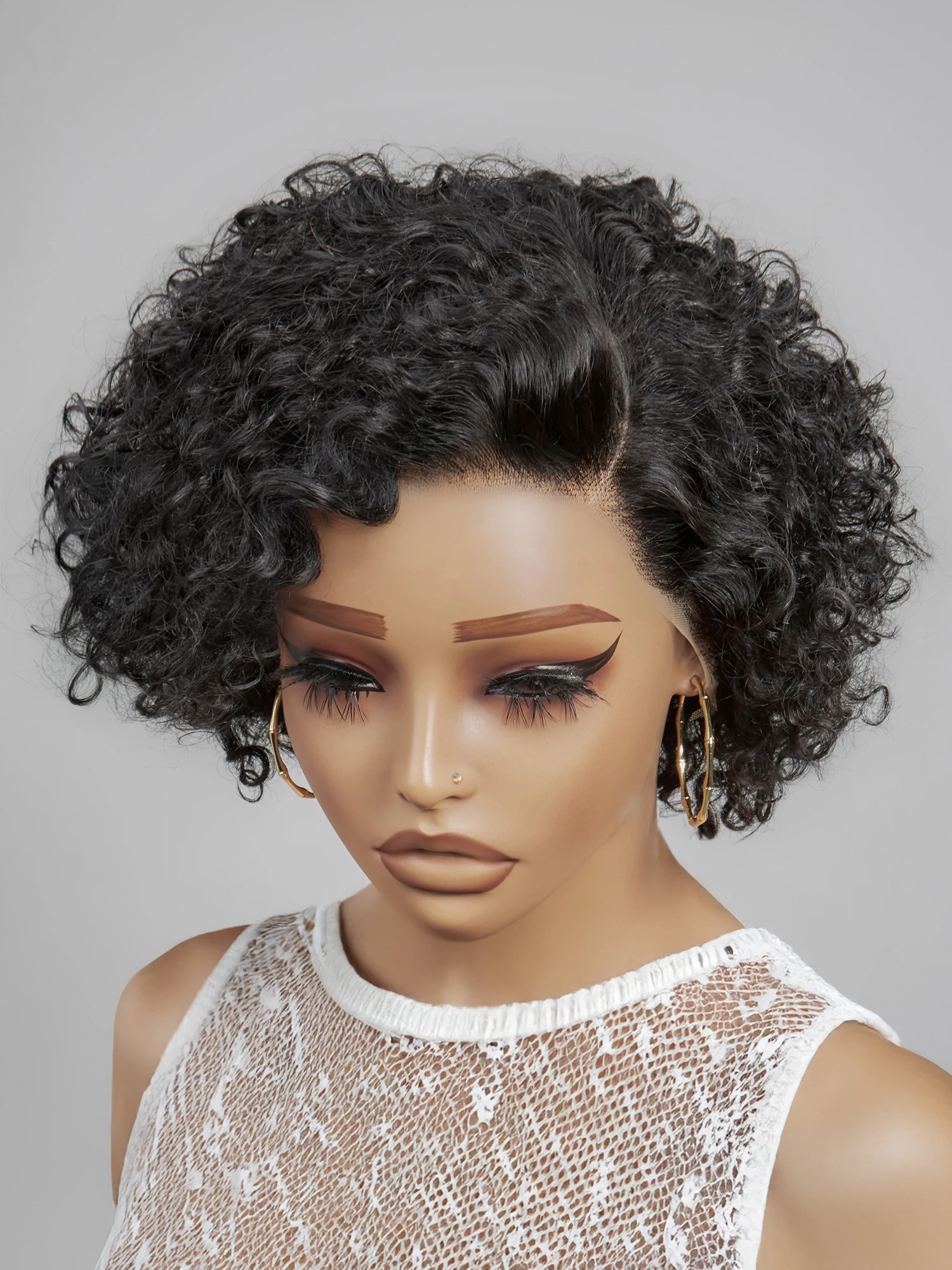 Pixie Coupe Perruque Cheveux humains 13×4 Perruques frontales dentelle Perruques Bob bouclées femmes Cheveux naturels brésiliens