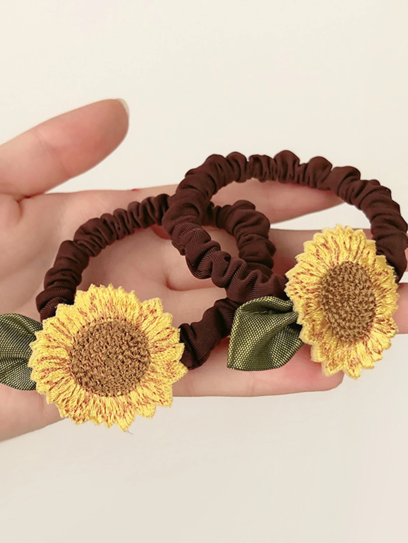 Sunflower rope for women and girls, hair ring, stable ponytail, suitable for thick and thin hair.