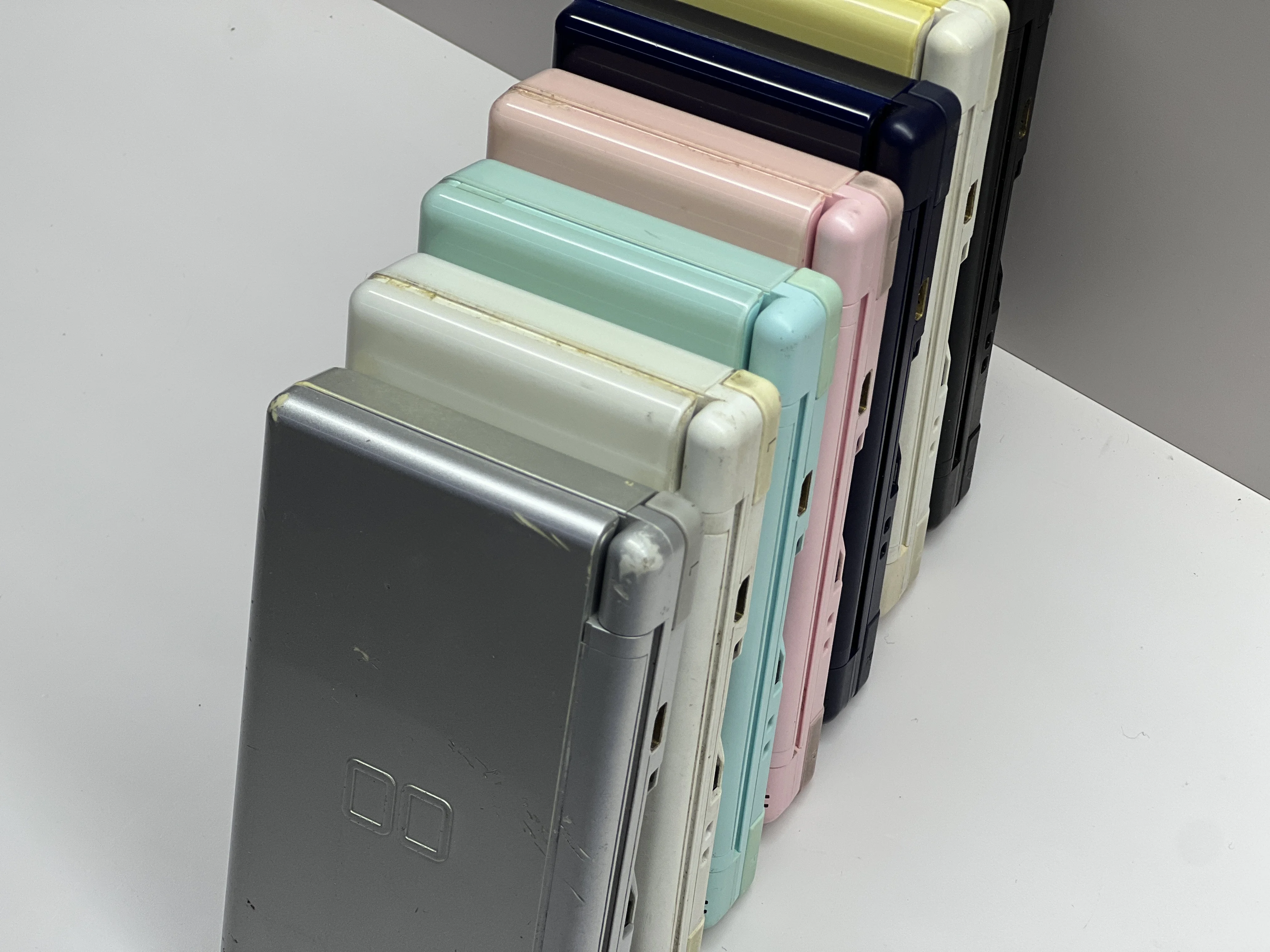 중고 DSlite 게임 콘솔, R4 + 32/64/128GB 메모리 카드, 영어로 300 무료 게임 시스템 포함, 정품