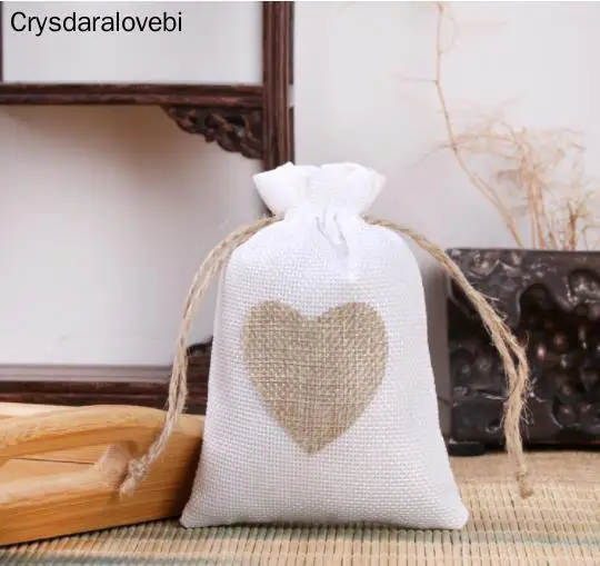 

50Pcs/Lot 10X14cm "Love In Heart" Burlap Favor Bags Wedding Favor Bags Gift Bags Jewelry White