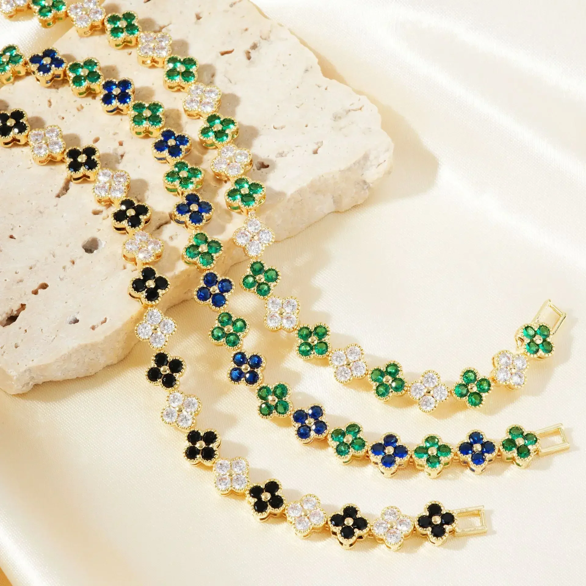 Colorful 18K Gold Plated Clover Bracelet with Shining Zircon – Cute & Edgy Fashion Jewelry Gift