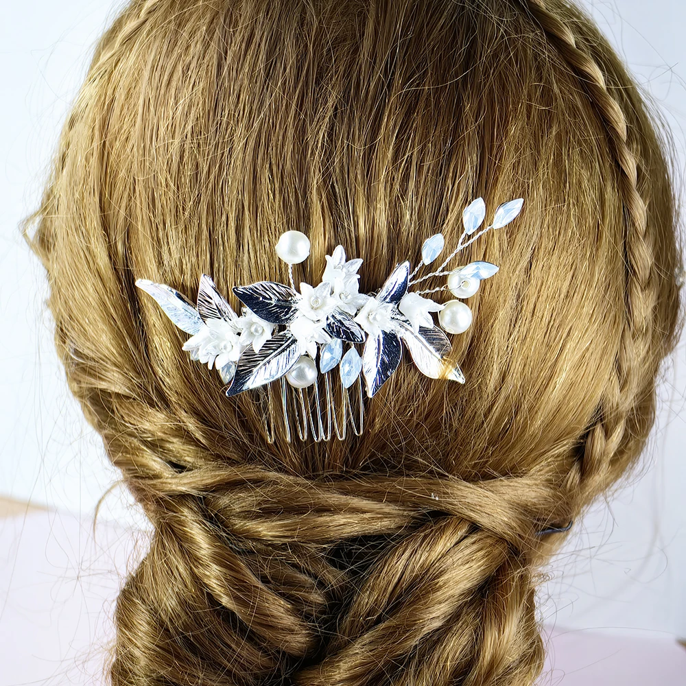 Wedding pearl hair comb bridal crystal headpiece flower side comb hairpin bridal hair ornament suitable for ladies and girls