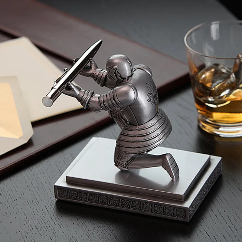 Vintage Decorative Pen Holder Cool Executive Knight Pen Holder Knight-Kneeling Stand for School Office Stationery
