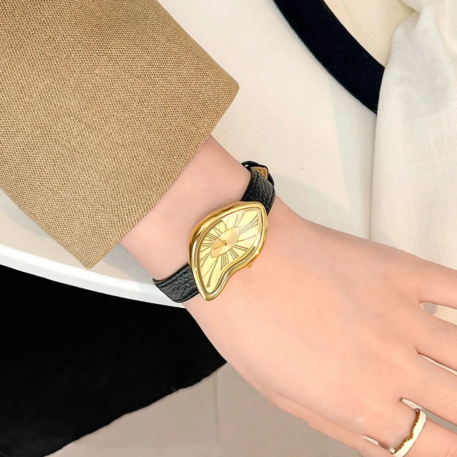 High end Retro Creative Watch for Women,Twisted Irregular Dial Design,Fashionable Leather Waterproof Quartz  Women Watches Gift - 5