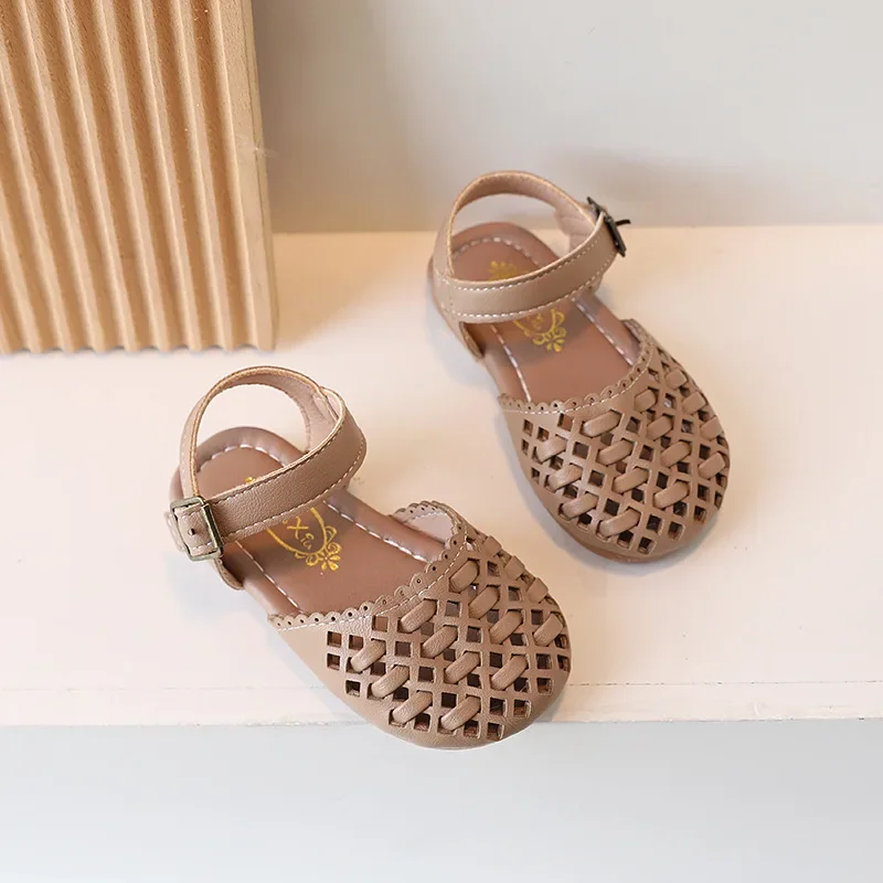 Summer Children Sandals Hollow Out Closed Toe Girls Shoes Soft Sole Breathable Princess Beach Sandals Kids Flat Roman Shoes 4