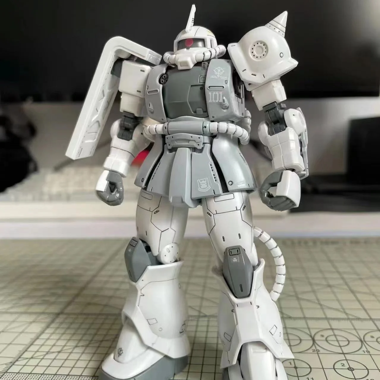 【新品】FRGMT ZAKU、DOM ORIGINAL COLOR　2体セット ZAKU FRGMT COLOR & ORIGINAL COLOR 2種セット - メルカリ