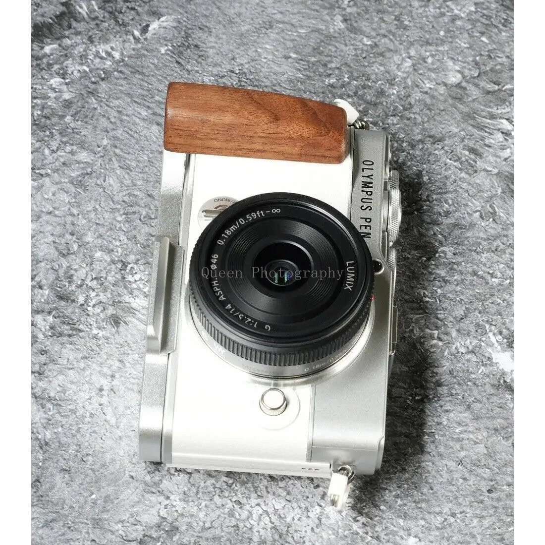 新品 OLYMPUS EP7用ハンドグリップ （黒檀/アルミニウム) 新品 OLYMPUS EP7用ハンドグリップ （黒檀/アルミニウム) カメラ