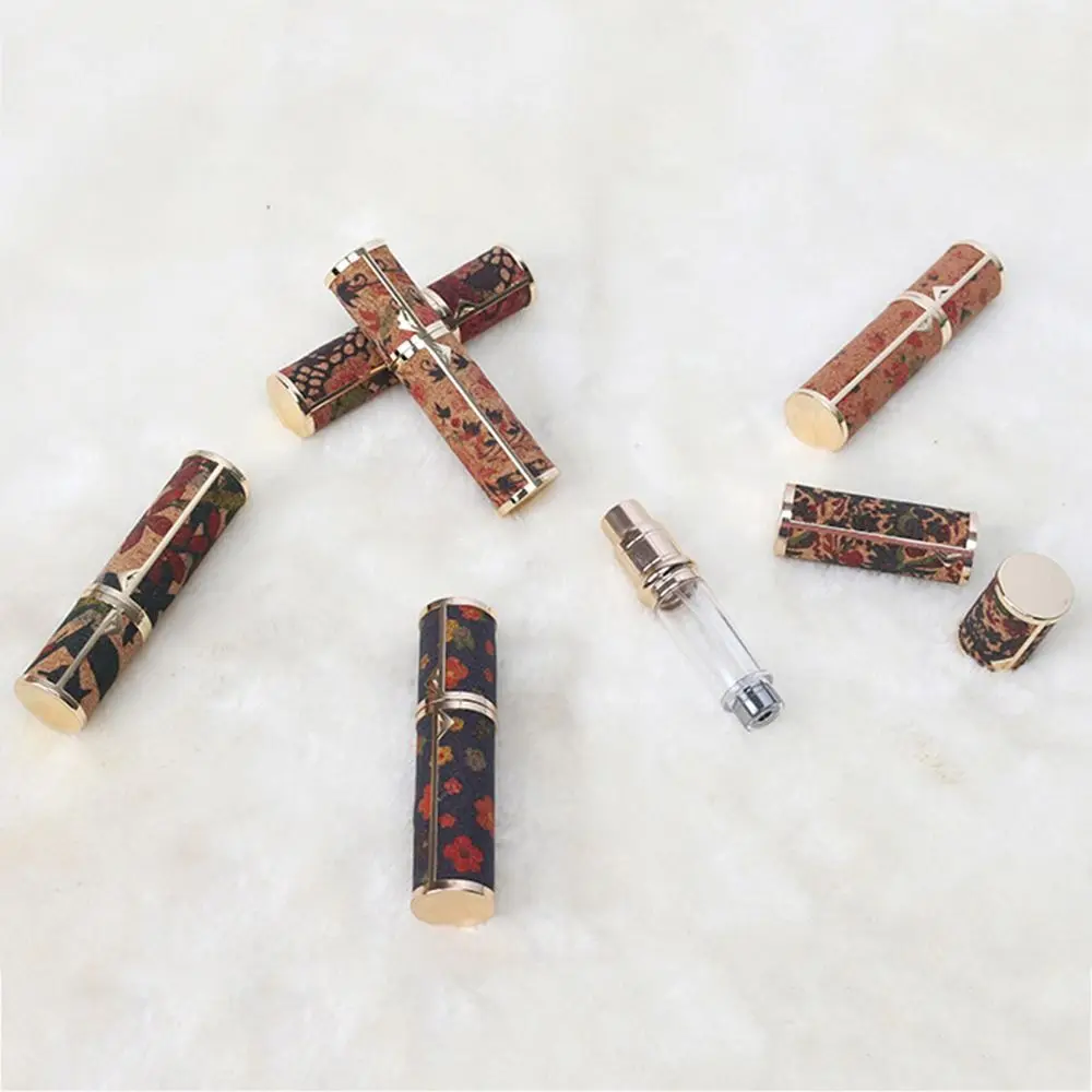 Portable Leather Perfume Bottle 5ml Empty Spray Bottle Bottom Filling Flower Pattern Parfume Atomizer Bottle for Woman