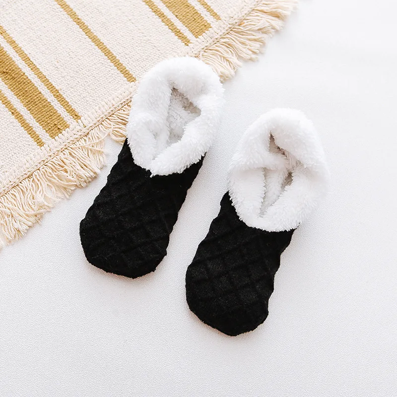 Kadın kış sıcak kalın çorap Anti kayma ev zemin halısı bulanık çorap kuzu yünü kadife düz renkler kapalı uyku terlik çorap