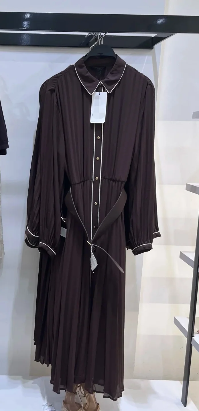 فستان روسيت بأكمام طويلة مع حزام