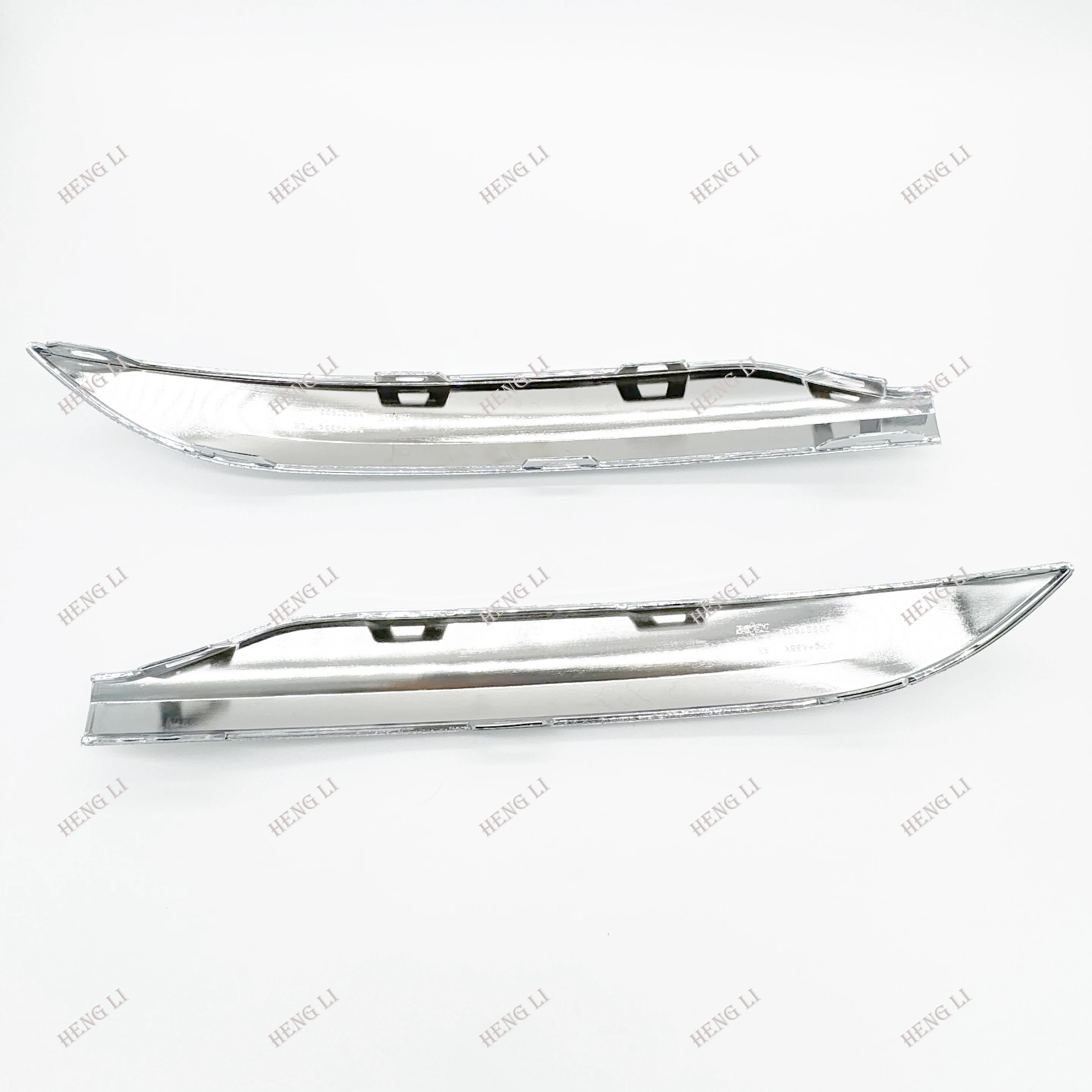 32227902 LH 32227903 RH Rear bumper light strip for Volvo XC60 22- Rear bumper light decorative strip HengliAuto Par