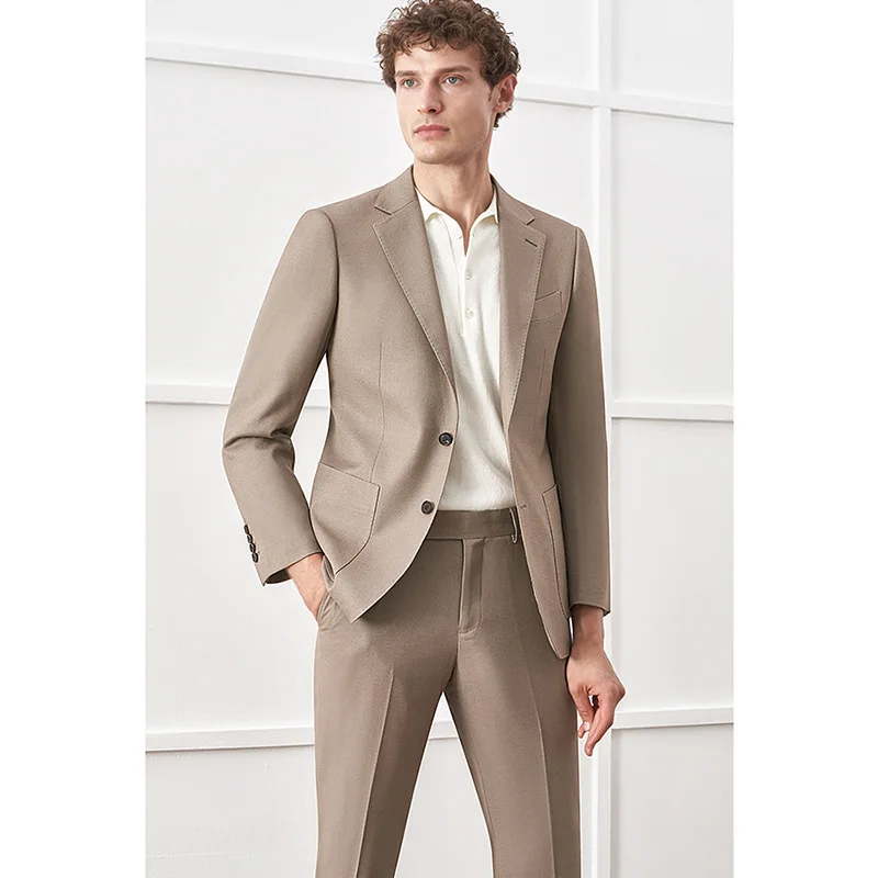 

K-The suit is wrinkle resistant and easy to handle
