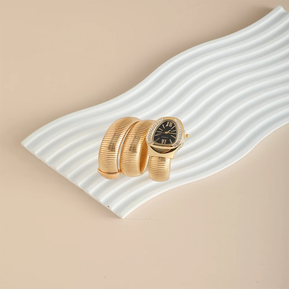 New Snake-Design Diamond-Embedded Ladies' Watch - Stylish and Trendy Wristwatch with Quartz Movement and Bracelet