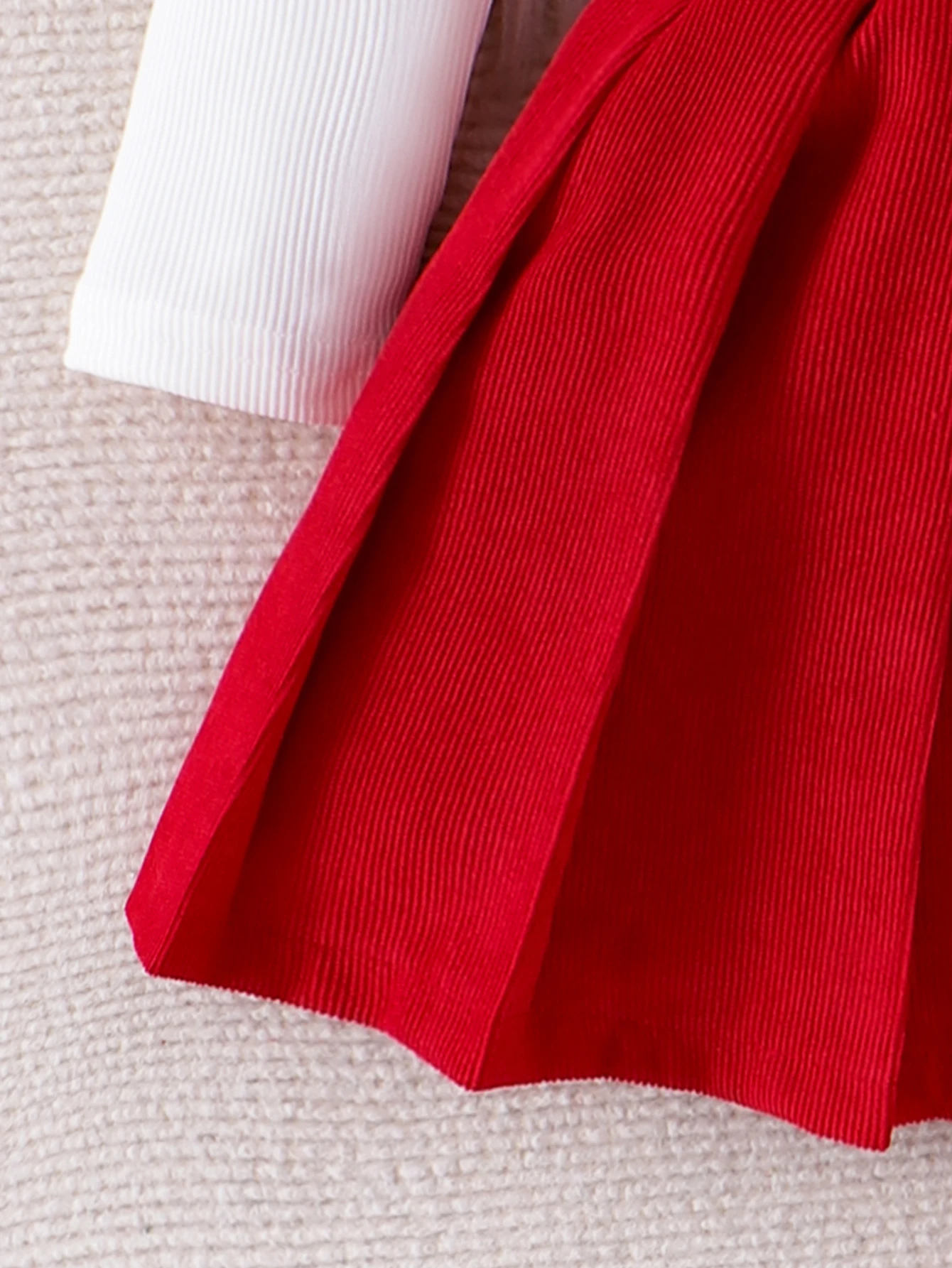 2 قطعة نمط جديد الخريف الحلو ولطيف فتاة طفل الأبيض القوس الدانتيل بأكمام طويلة بلوزات + ارتفع الأحمر بلون مطوي تنورة قصيرة