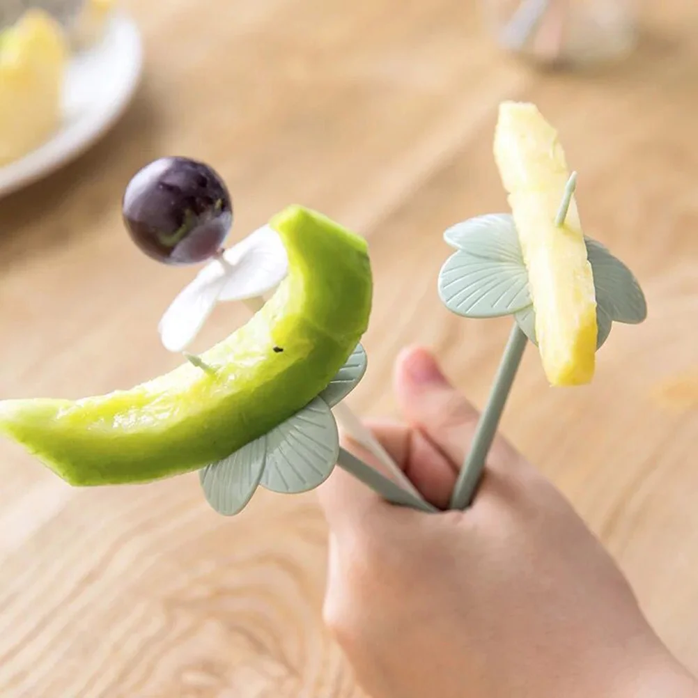 

Creative Flower Shape Food Picks Decorative Fruit Forks Plastic Tableware Party Supplies (Random Color)