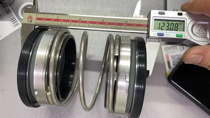 

560C-D-75 Double Face Mechanical Seals Dual seal Material SIC/TC/SIC/TC/VIT