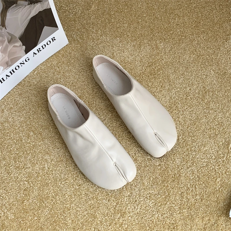 thumbnail image 1 of Mocasines planos Tabi Ninja para mujer, con punta redonda dividida, bajos, holgados, sin cordones, de cuero, tipo mulas, mocasines suaves sin cordones, 1 of 5