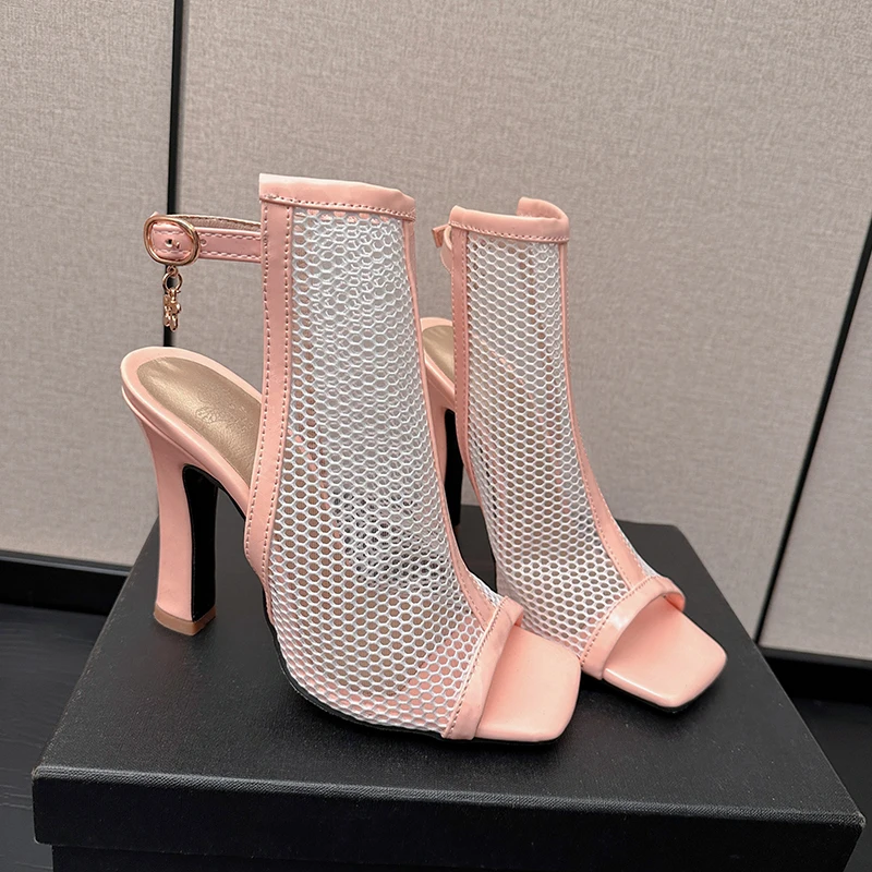 chaussure a talon bout ouvert